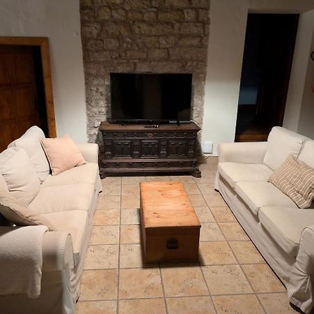Masia Cal Millas - Turisme Rural Castellfullit de Riubregos 外观 照片